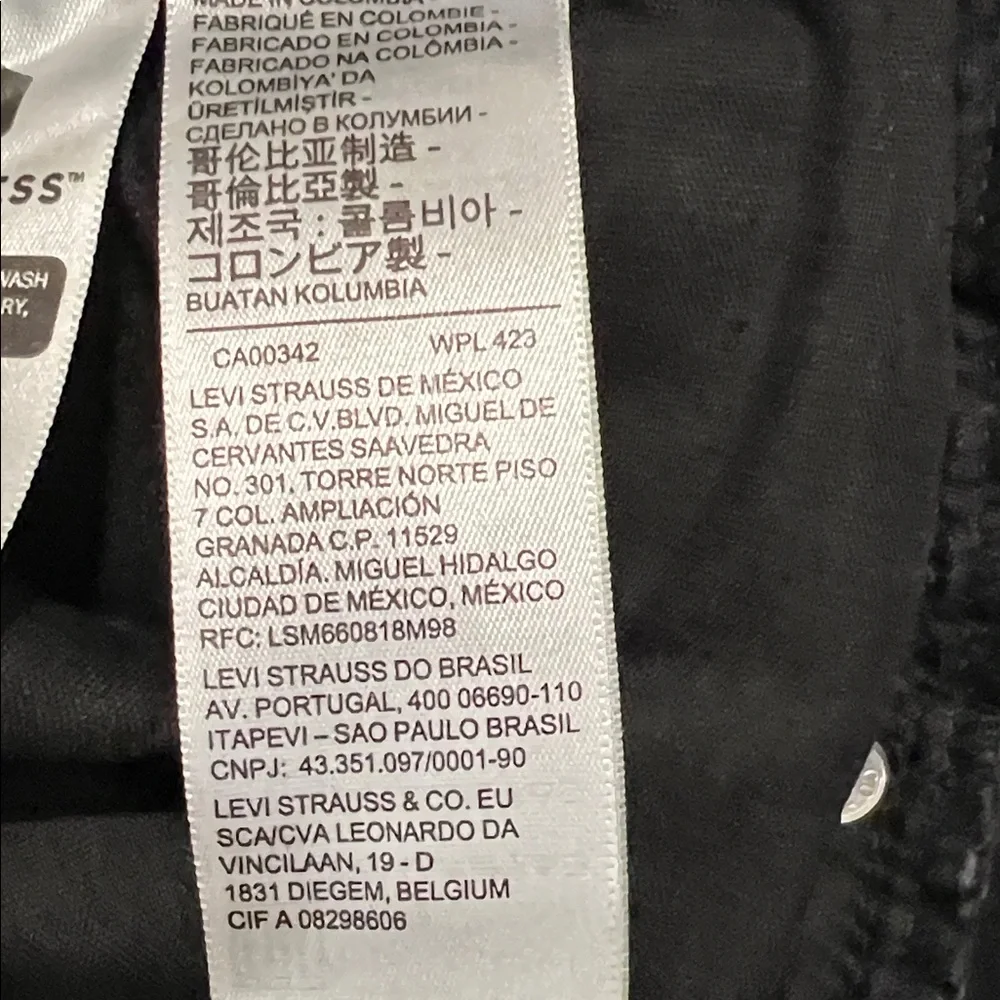 Levi’s Black High Rise Skinny Jeans - Picture 12 of 14